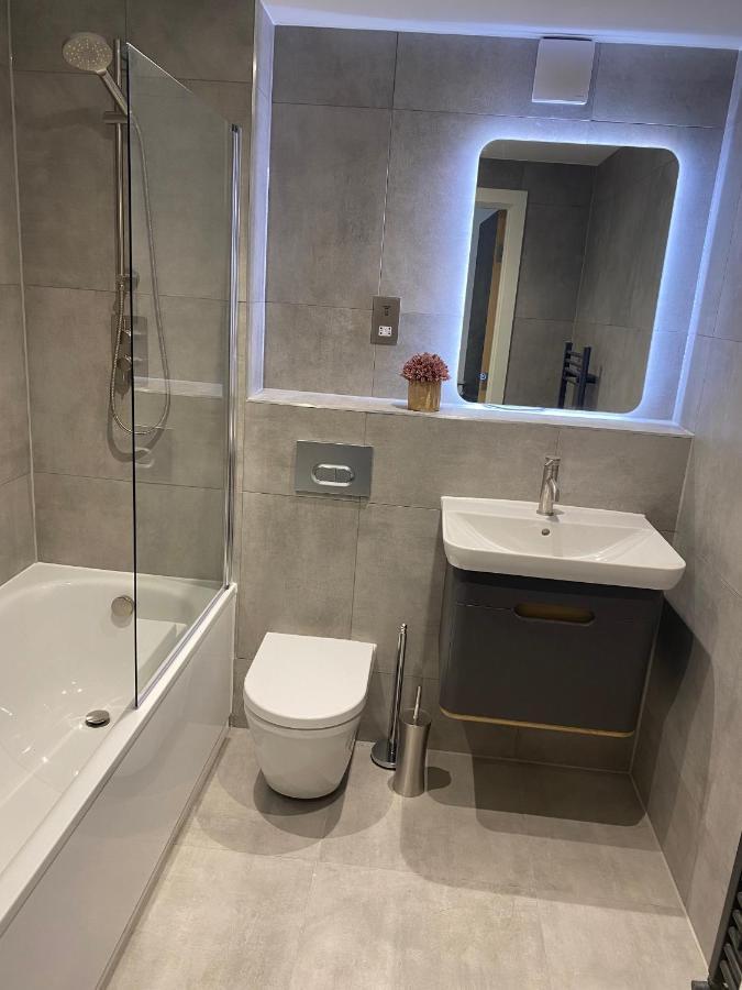 Icona - Luxury 2 Bed Penthouse Apartment 요크 외부 사진